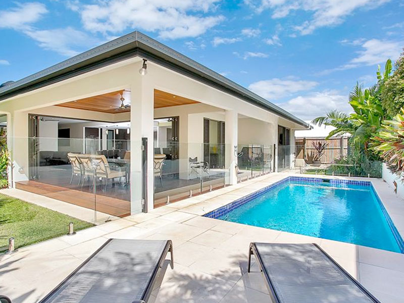 Rental tax picture of holiday home with swimming pool